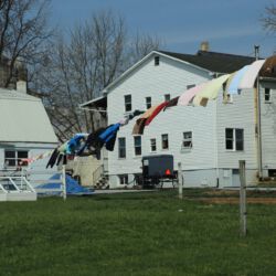 Hier hängt die Wäsche sogar draußen